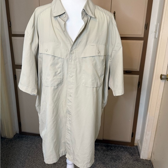 Under Armour Other - Under Armour Casual Button Down Shirt - Light Tan